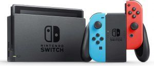 Nintendo Switch är den bästa spelkonsolen för barn. Den kan både kopplas till TVn och spelas som en handhållen konsol. Vidare har den rörelsekontroller som gör att man kan spela spel med dans, sport och liknande.